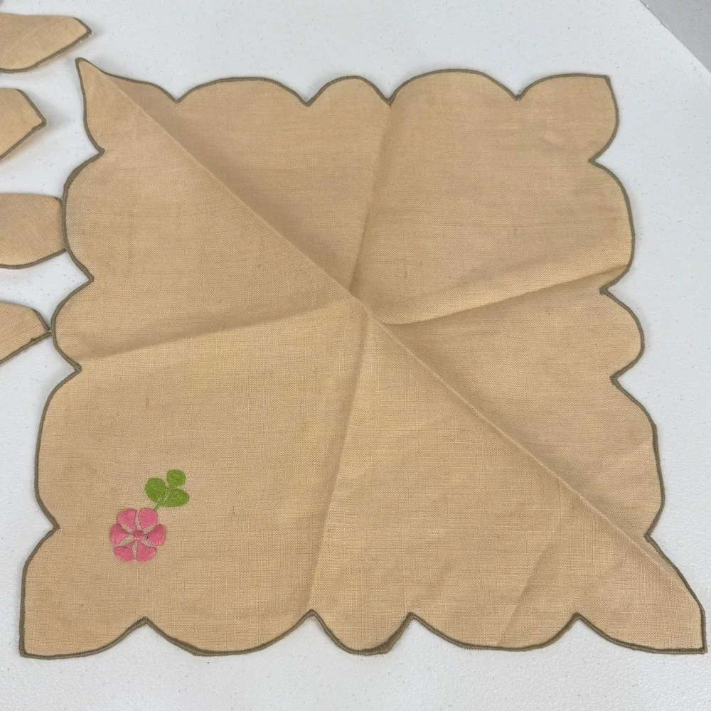 Vintage‎ Embroidered Scalloped Napkins Set of 8 Tan Pink Floral Cottagecore